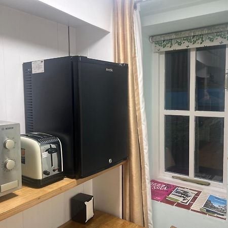 Addison B&B Guildford Exteriör bild