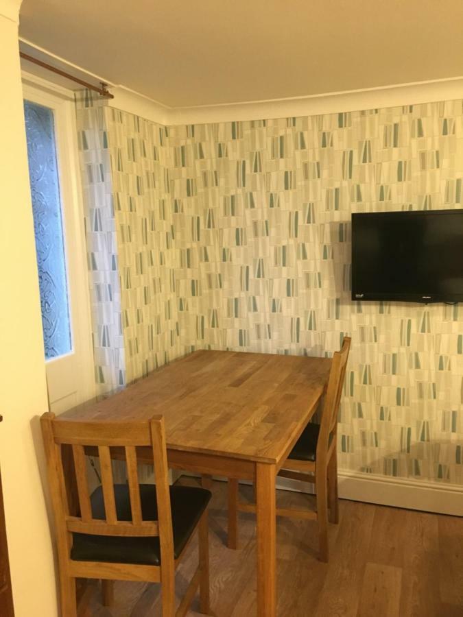 Addison B&B Guildford Exteriör bild